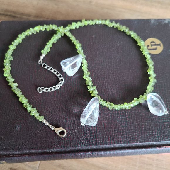 Peridot and clear quartz hand made necklace/choker. - Picture 1 of 4